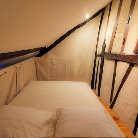 Loft Atypique Au Calme Avec Cour Privative Apartment Bourges Ngoại thất bức ảnh
