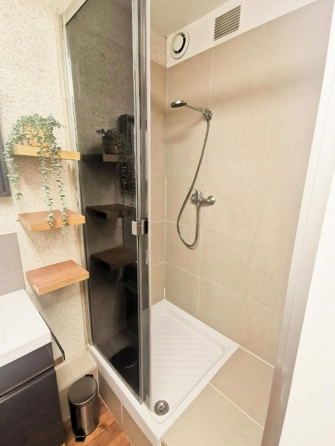 Loft Atypique Au Calme Avec Cour Privative Apartment Bourges Ngoại thất bức ảnh