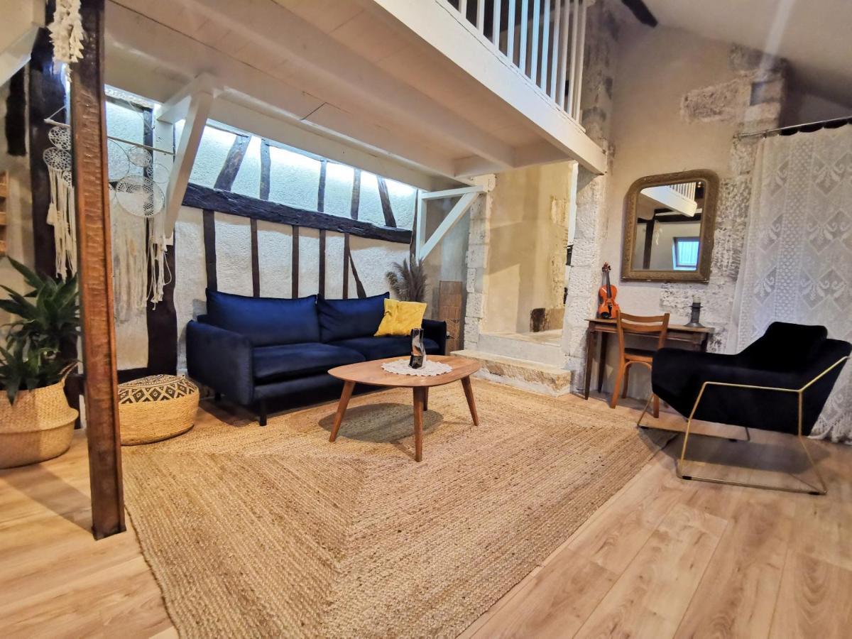 Loft Atypique Au Calme Avec Cour Privative Apartment Bourges Ngoại thất bức ảnh